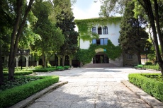 Drughba-bey-garden 